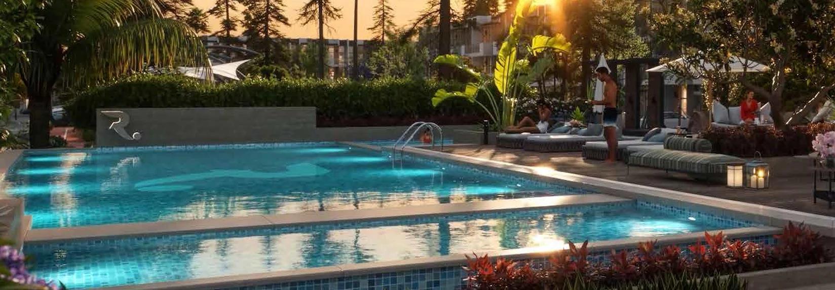 Reportage Hills pool