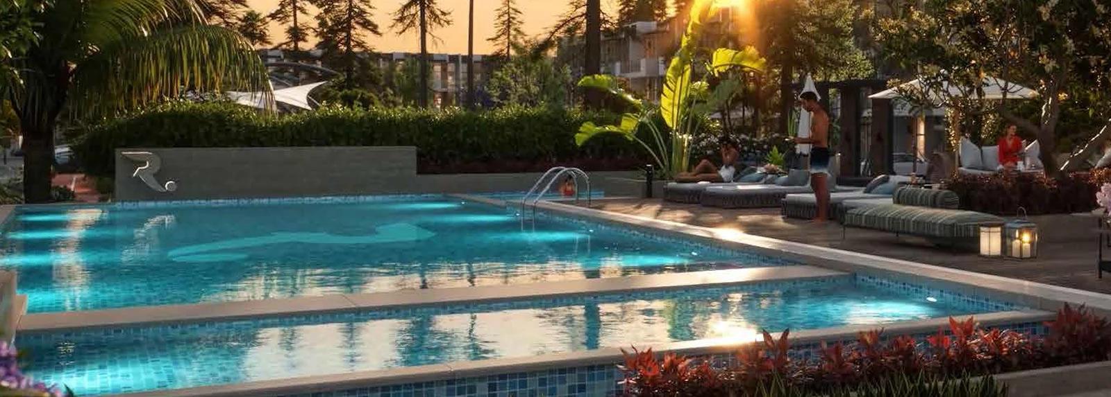 Reportage Hills pool